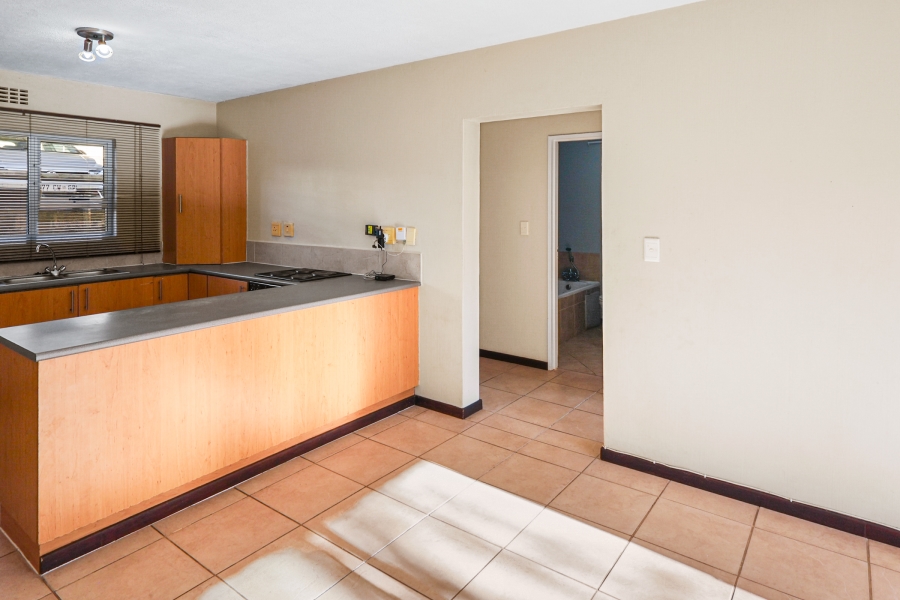 To Let 2 Bedroom Property for Rent in Beacon Bay Eastern Cape